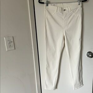 Uniqlo White Skinny Jeans Versatile Style